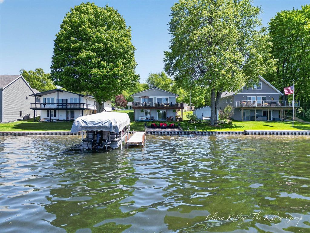 17230 Warrior Drive, Winfield township