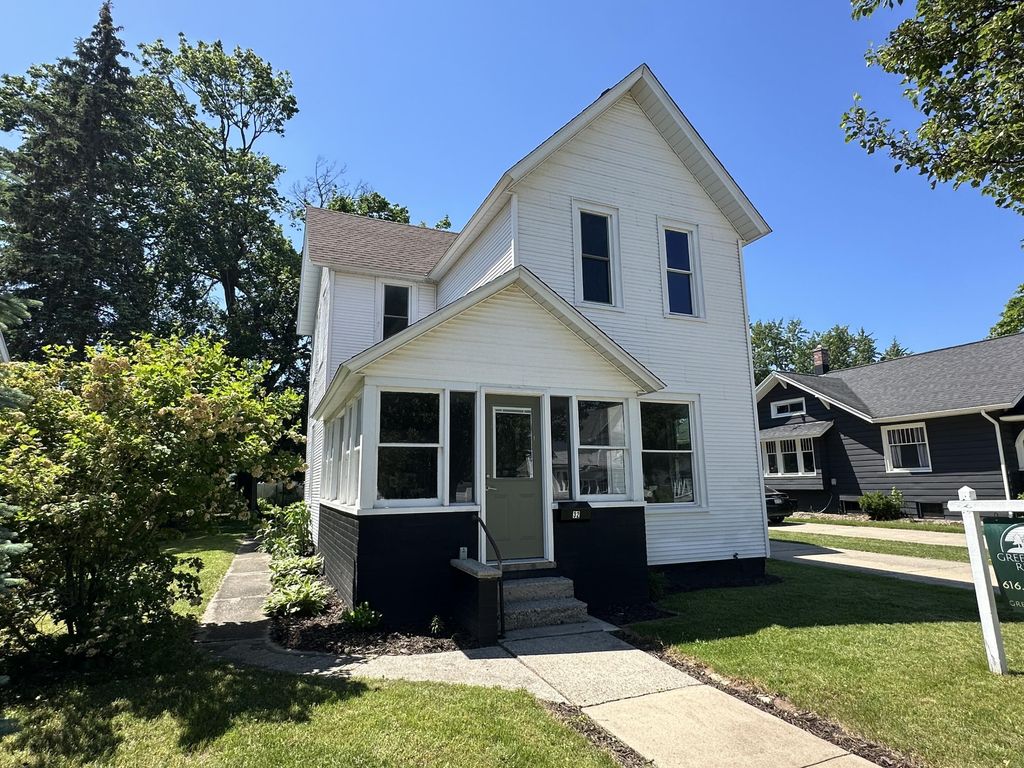 32 W Main Avenue, Zeeland city