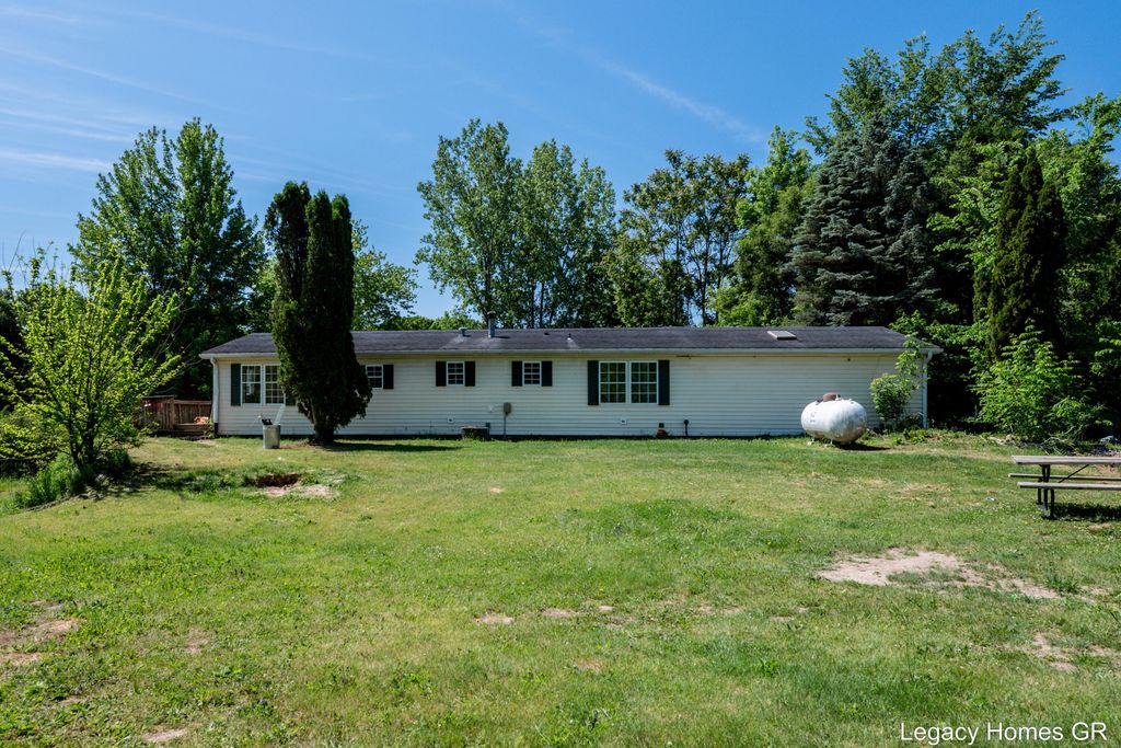 4621 Baker Road, Bloomingdale township
