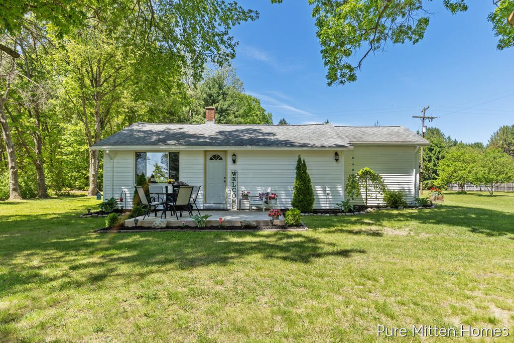 5234 S Johnson Road, Montcalm township