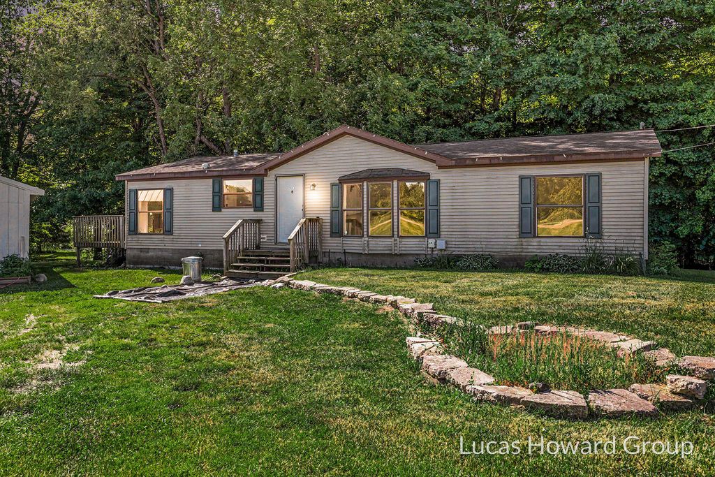 6088 W 1 Mile Road, Denver township