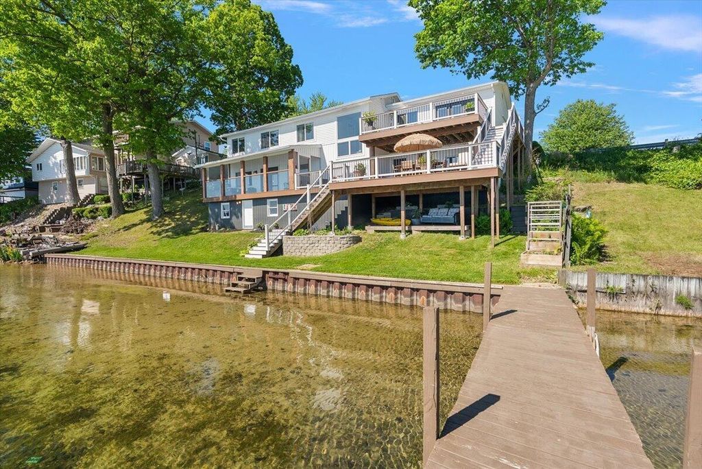 1361 S Derby Road, Sidney township