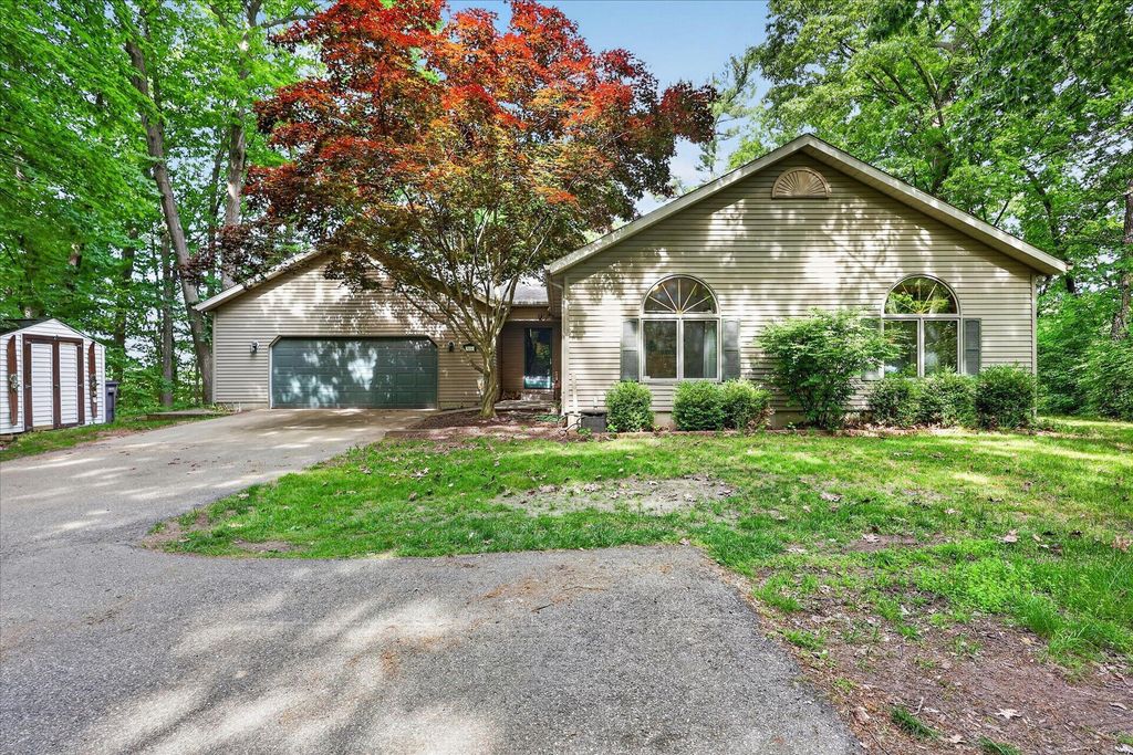 1286 Bridge Road, Allegan township