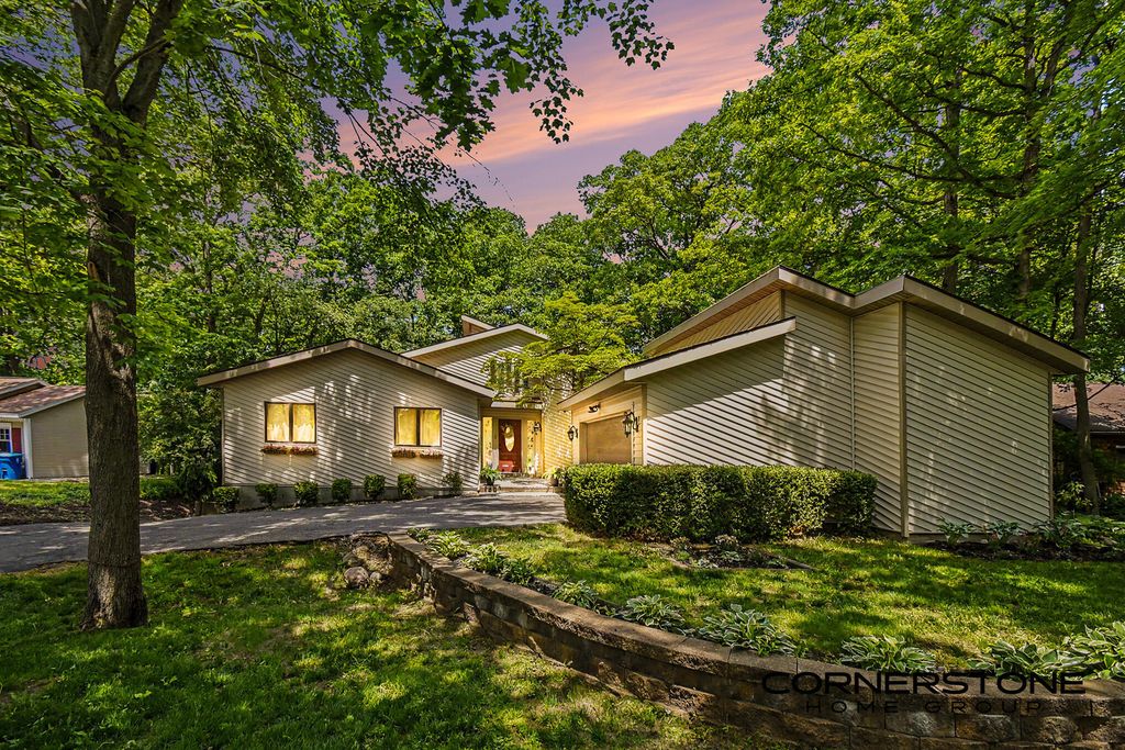 2111 Northridge Drive Ne, Plainfield charter township