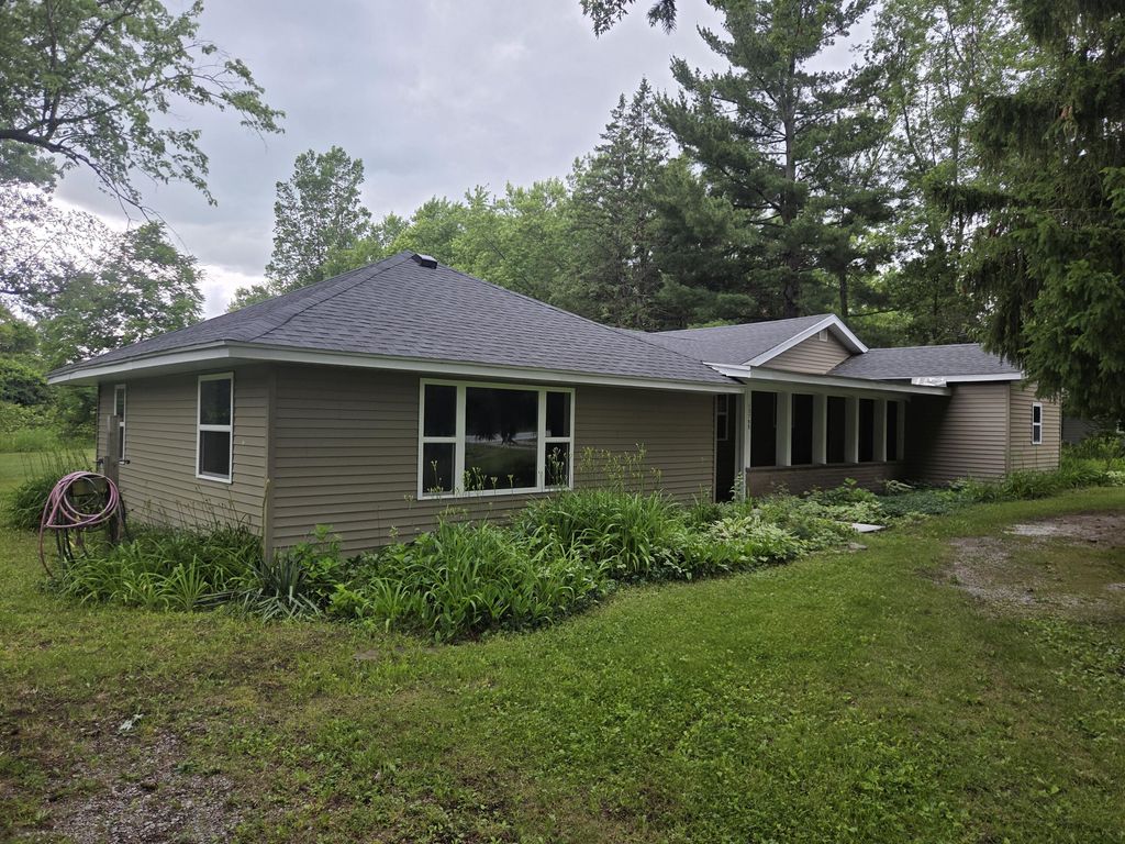13799 8th Avenue, Tallmadge charter township