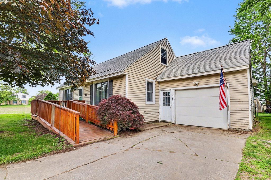 3835 96th Avenue, Holland charter township