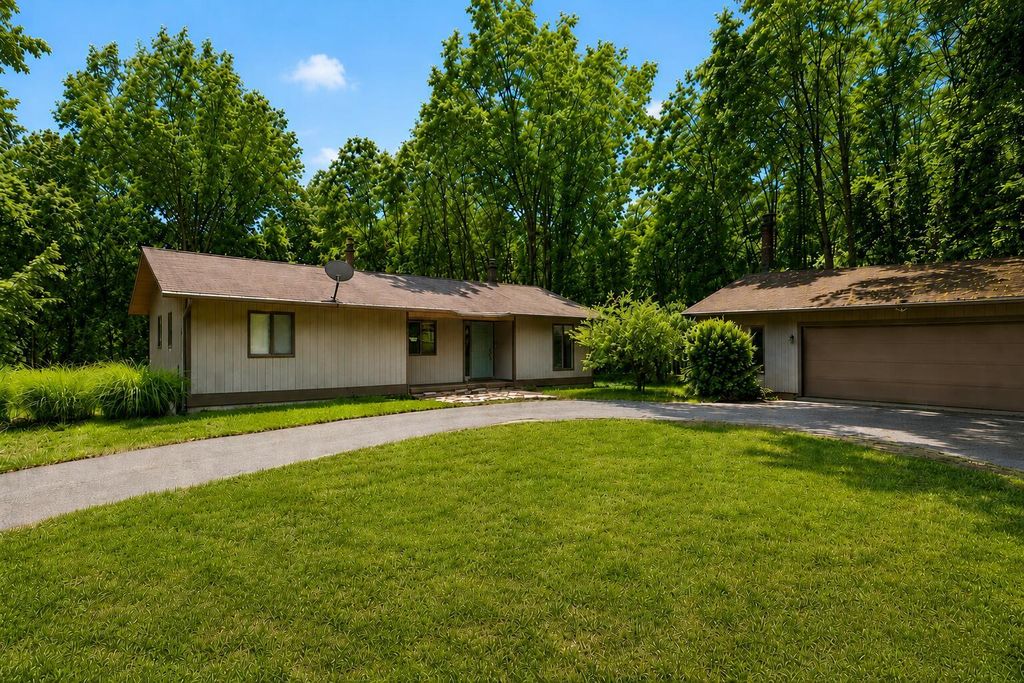 4736 Burton Street Se, Kentwood city