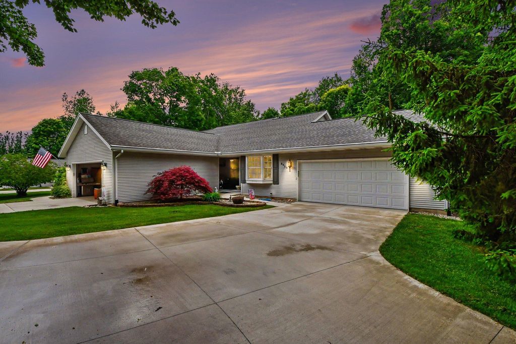 6920 Beechwood Drive, Saranac