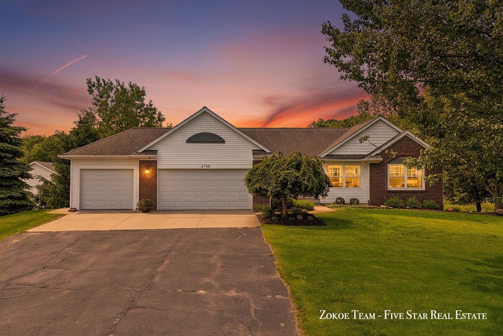 2130 Canterbury Lane, Tallmadge charter township