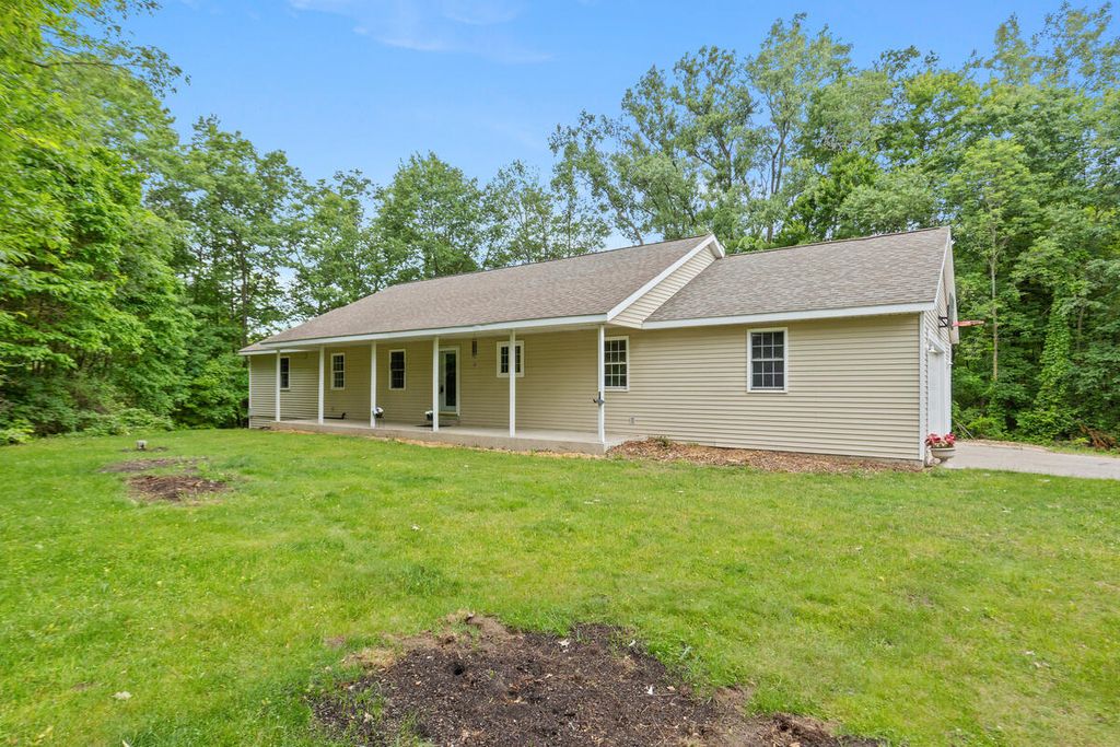 12088 Jenks Street Ne, Grattan township