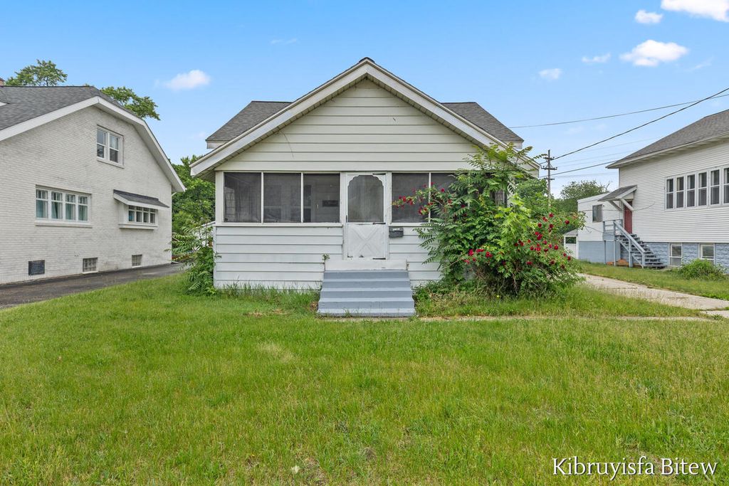 2453 Byron Center Avenue Sw, Wyoming city