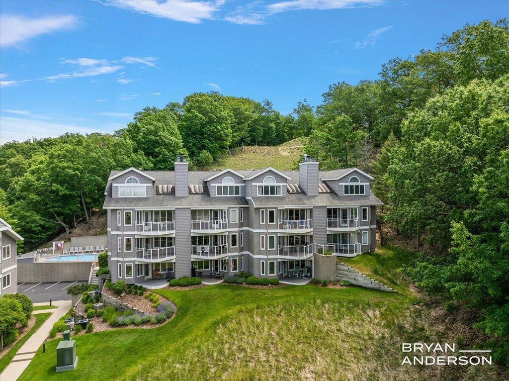 810 S Harbor Drive Unit: 22, Grand Haven