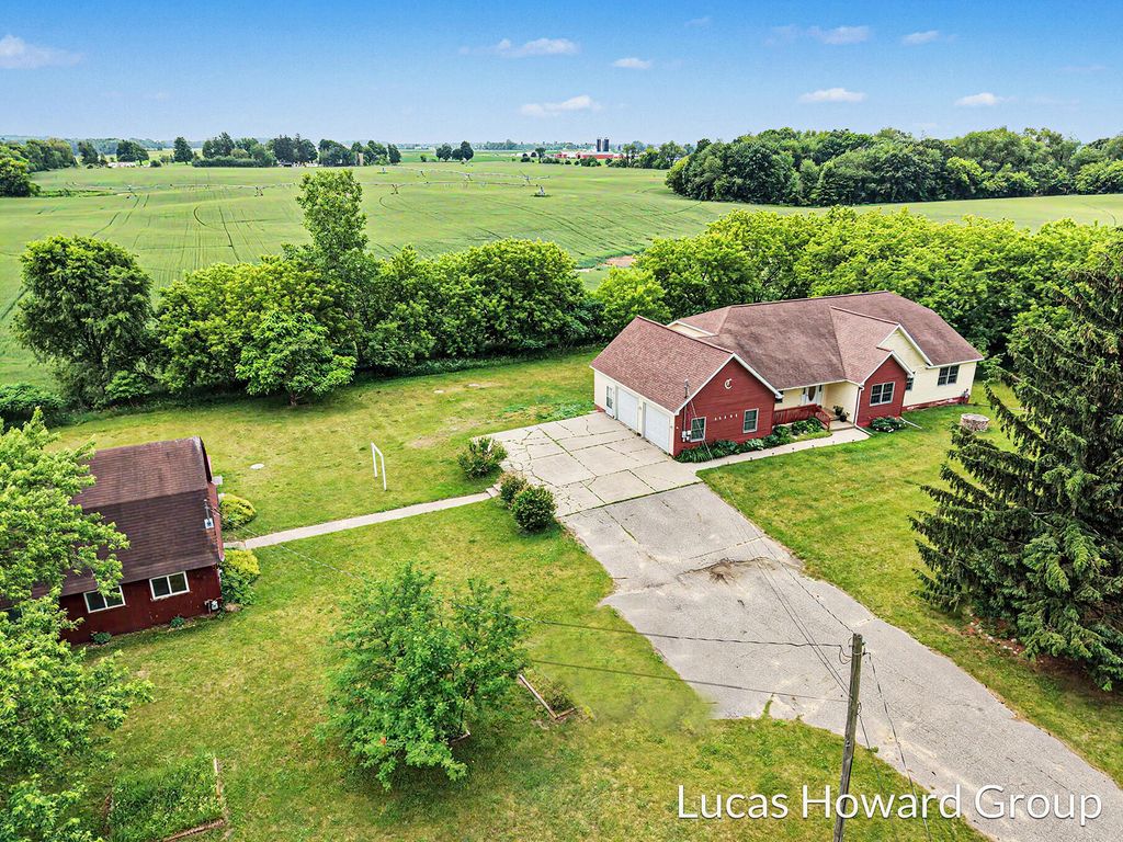 11381 W Briggs Road, Pine township