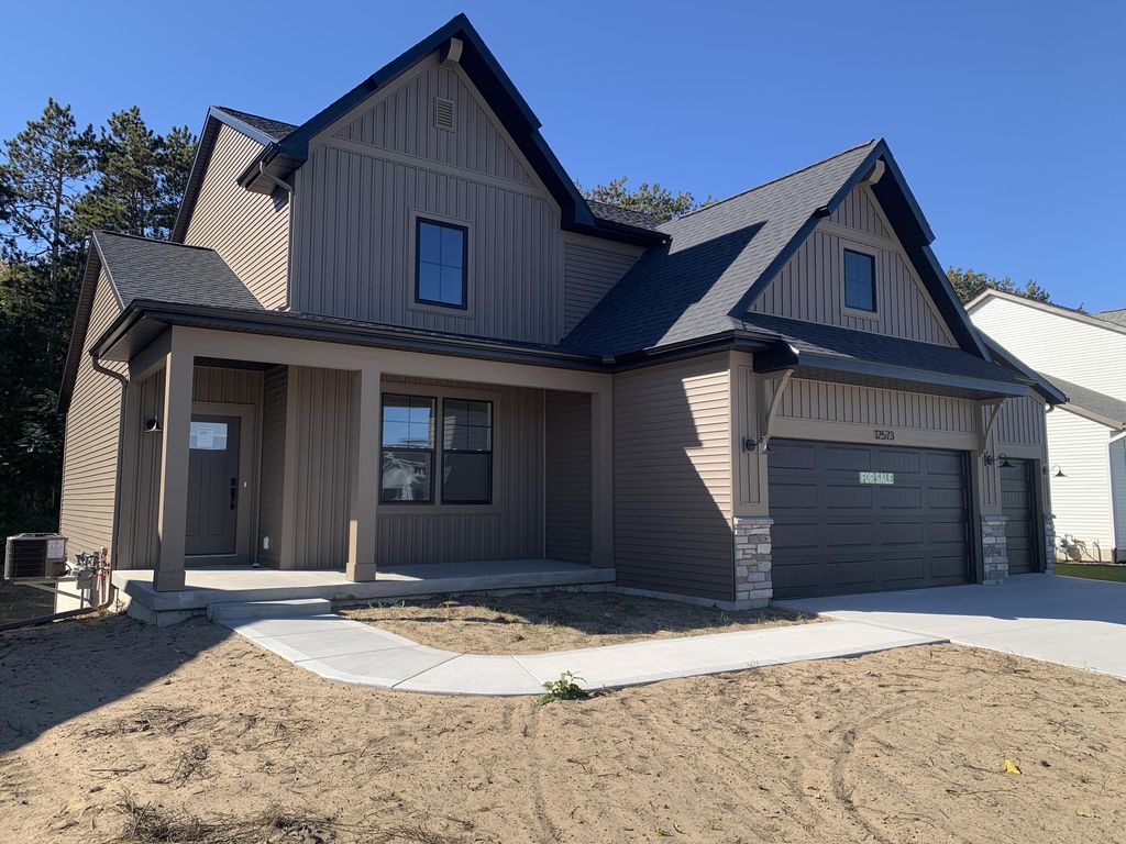 12573 Riverton Road, Grand Haven