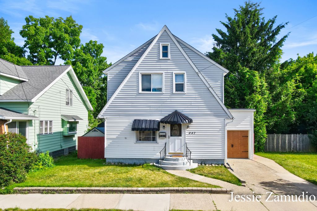 947 Lyon Street Ne, Grand Rapids city