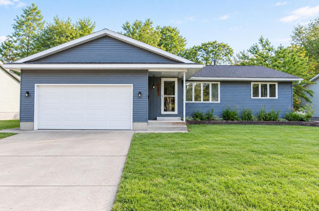 3243 Royal Oak Road, Roosevelt Park city