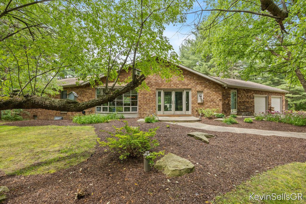7710 Cascade Pines Drive Se, Cascade charter township
