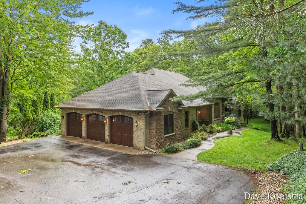 5133 Streamside Court Ne, Courtland township