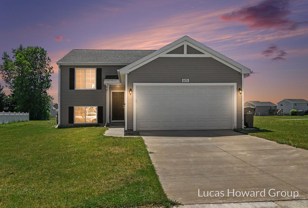 1678 Harper Grove Lane, Vicksburg village