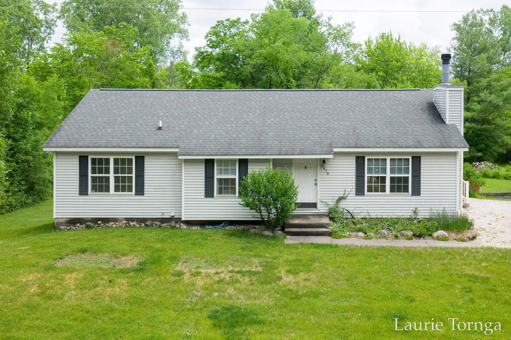 2670 Grand River Drive Ne, Ada township