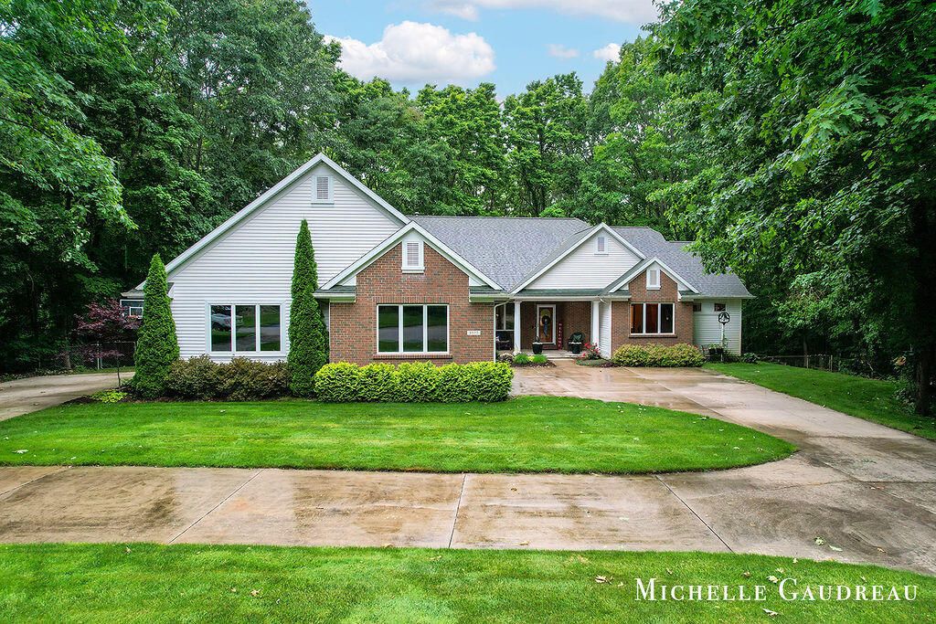 5577 Fieldstone Court, Thornapple township