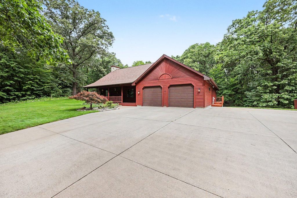 655 Auburn Trail Se, Ada township
