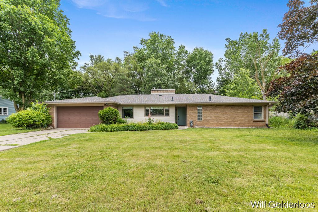 1938 Woodlawn Avenue Se, Grand Rapids city