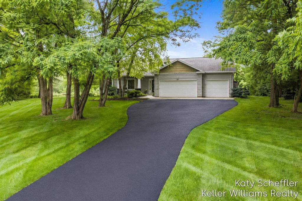 4611 Windcliff Drive Ne, Plainfield charter township