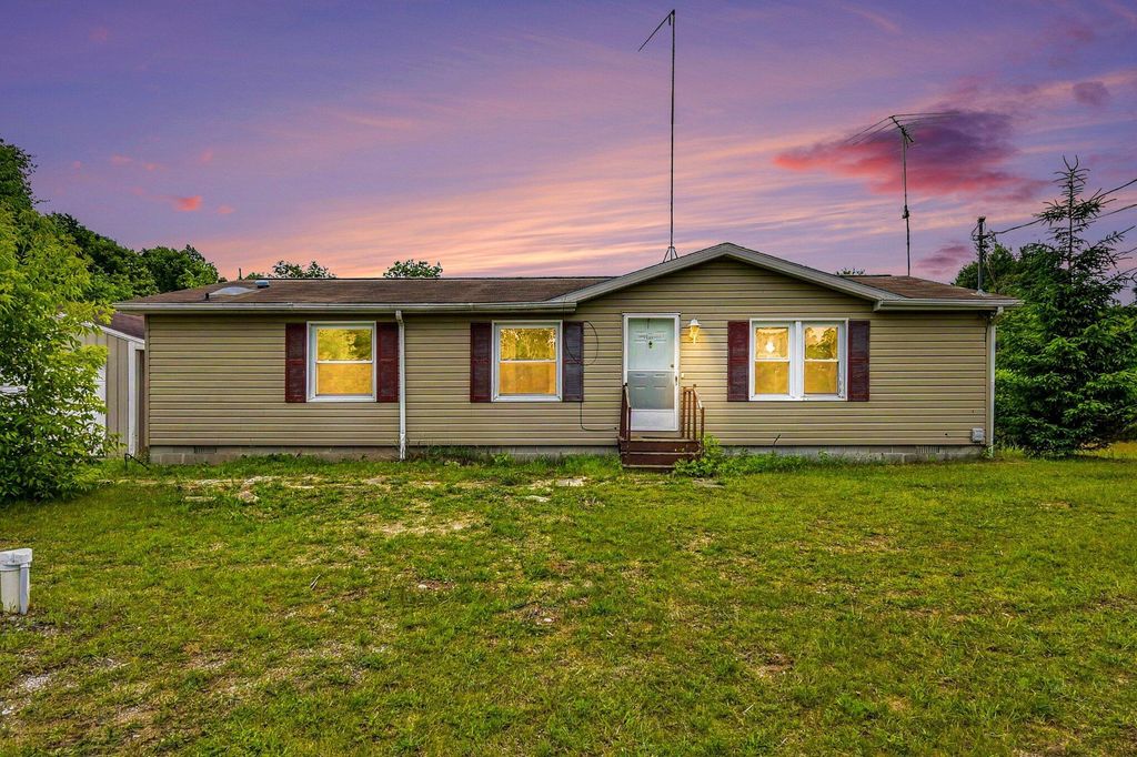 11644 E Hillis Road, Ferris township