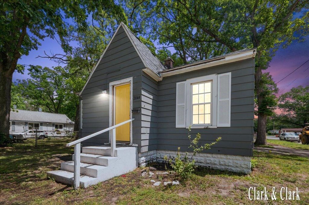 2044 Wood Street, Muskegon Heights city