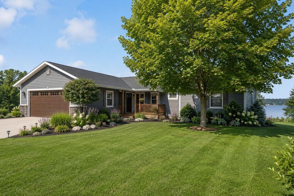 2937 Loehrs Landing Drive, Rutland charter township