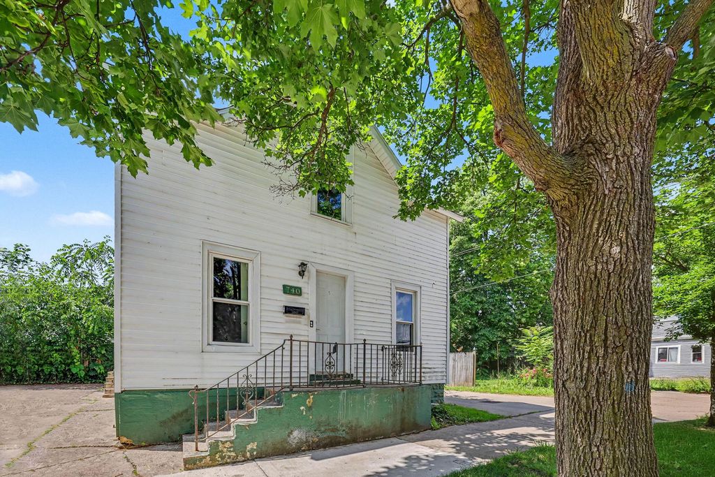 740 12th Street Nw, Grand Rapids city