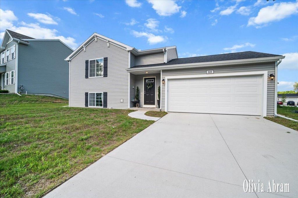 808 Hollyhock Drive, Greenville city