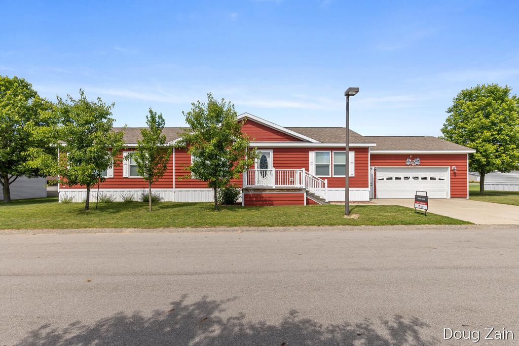 13611 Snapdragon Lane, Solon township