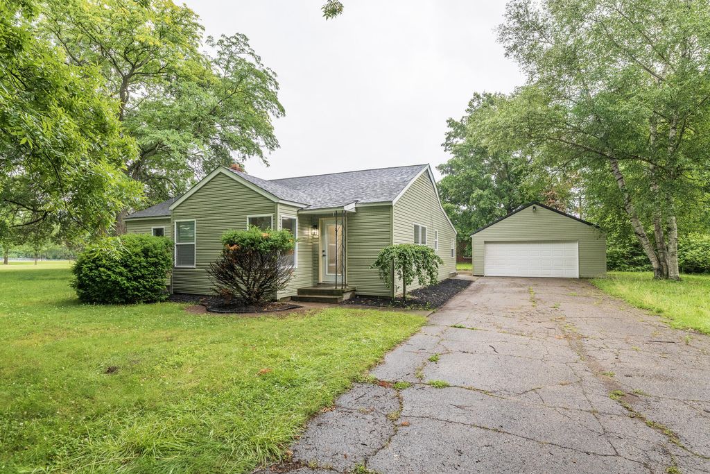 625 Walnut Lane, Union City village