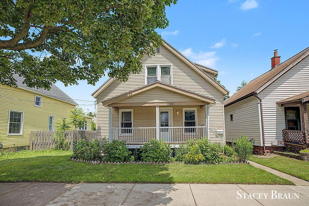 1009 Courtney Street Nw, Grand Rapids city
