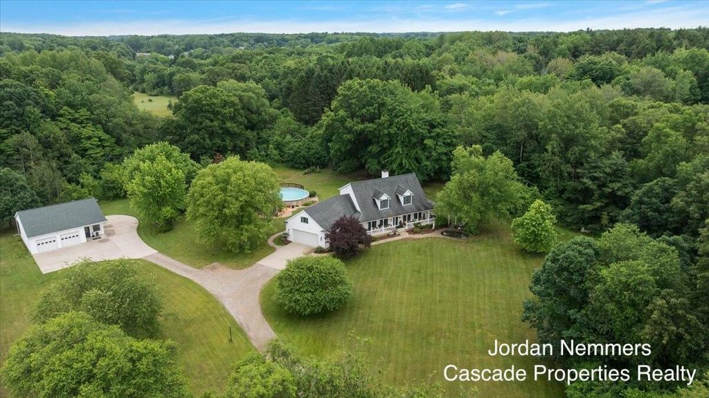 8236 Alpine Avenue Nw, Alpine township