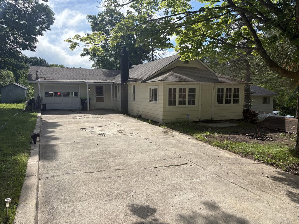 14110 Hicks Lake Drive, Hartwick township