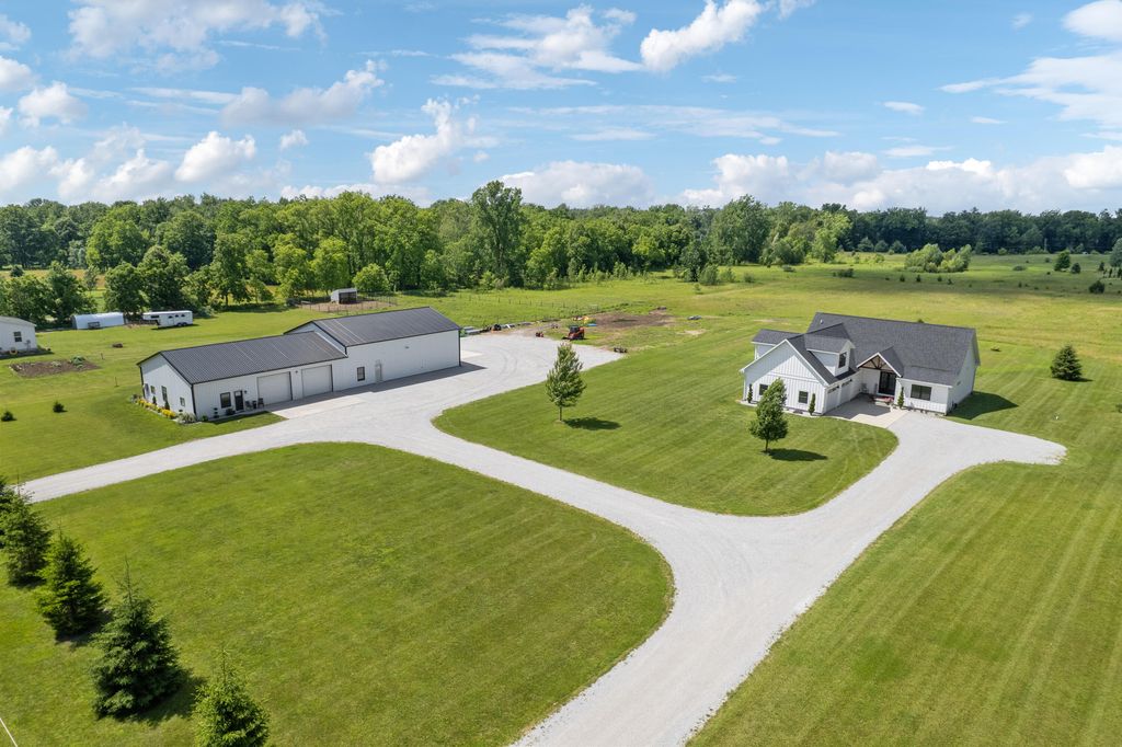 7062 Brooks Road, Campbell township