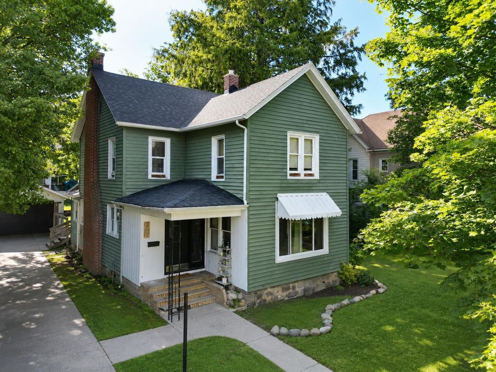 207 S Barry Street, Greenville city
