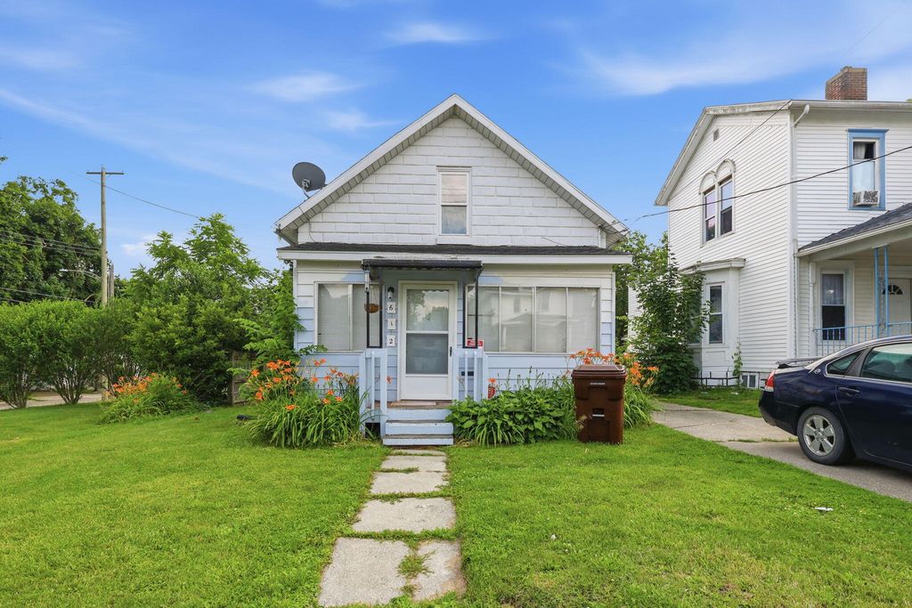 612 Baker Street, Lansing city