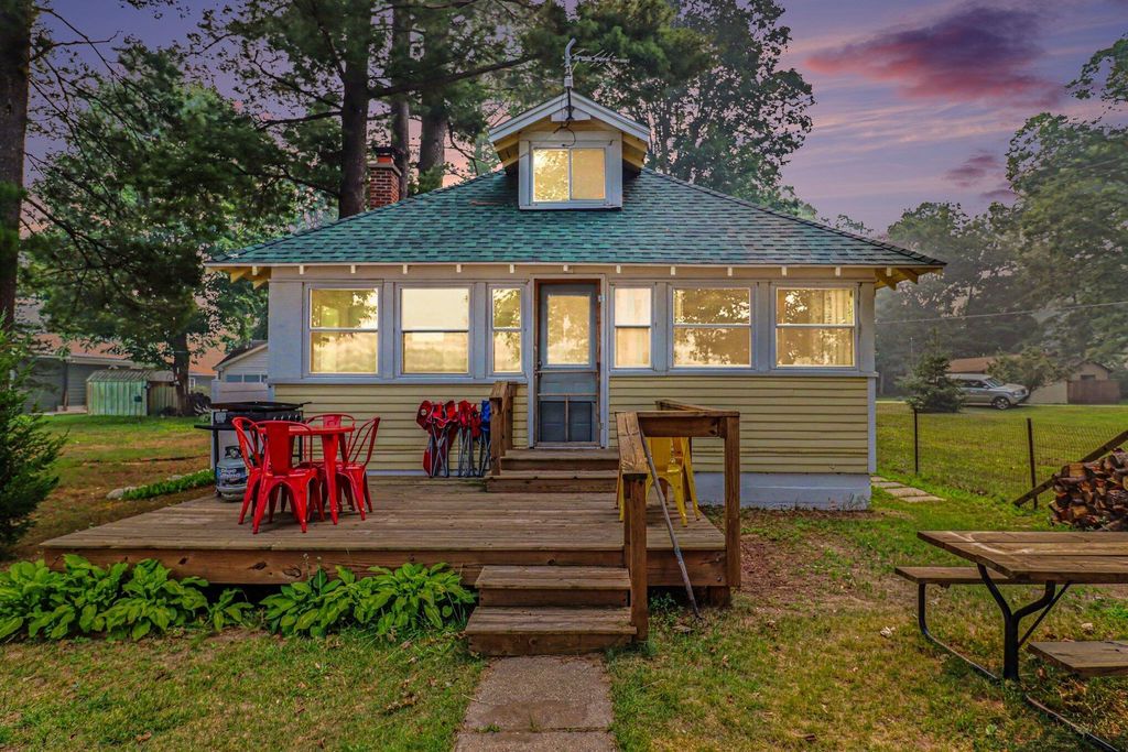 5343 S Front Street, Croton township