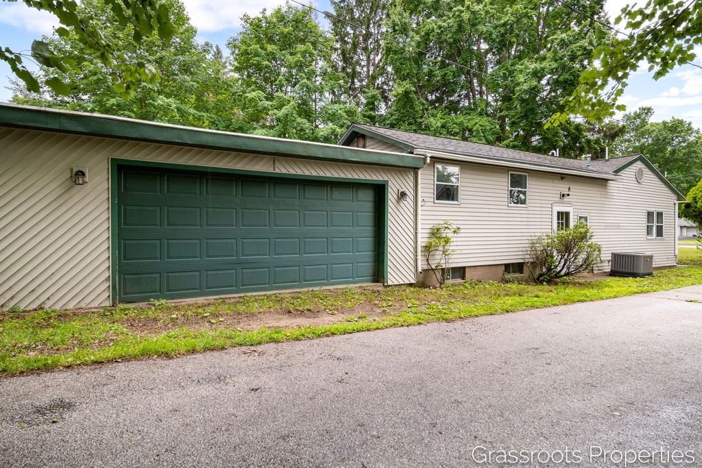 1403 S Mears Avenue, Whitehall city