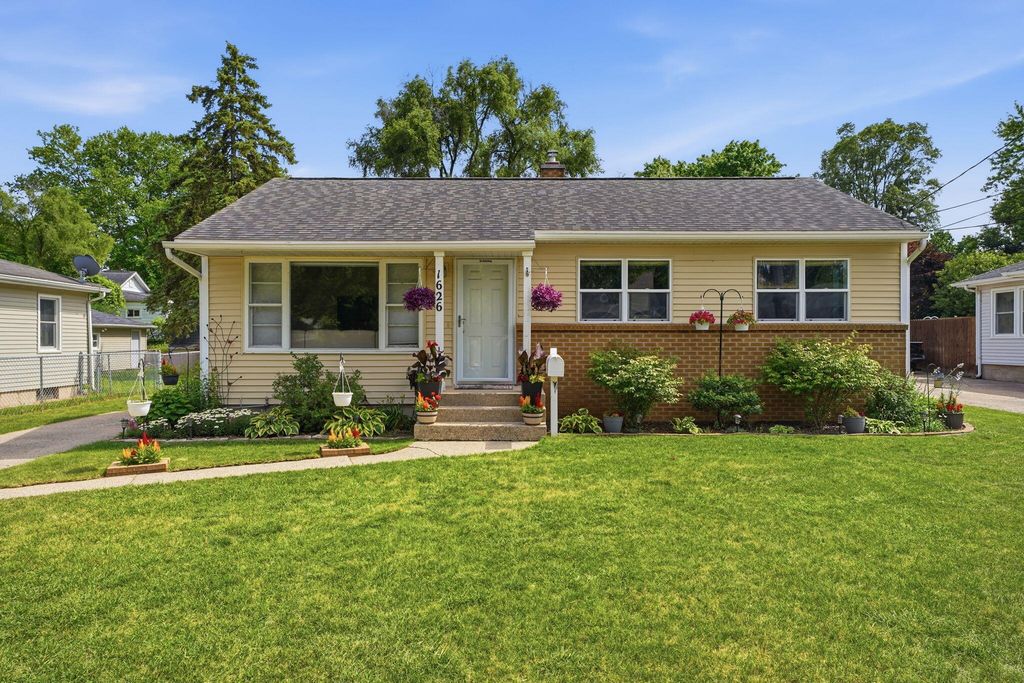 1626 Royal Oak Street Sw, Wyoming city