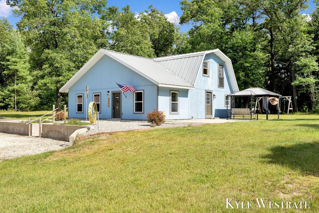 5953 S Newcosta Avenue, Croton township