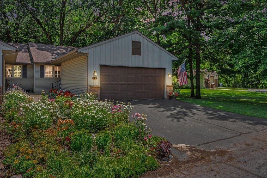 832 Highbanks Drive Unit: 19, Allegan