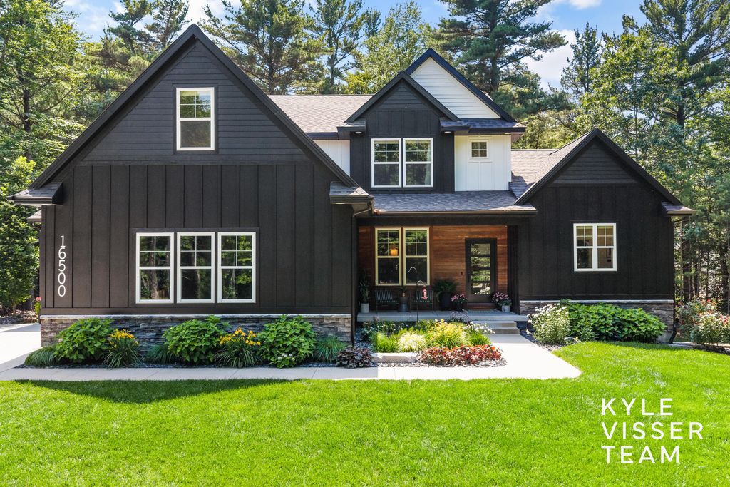 16500 Haven Woods Court, Port Sheldon township