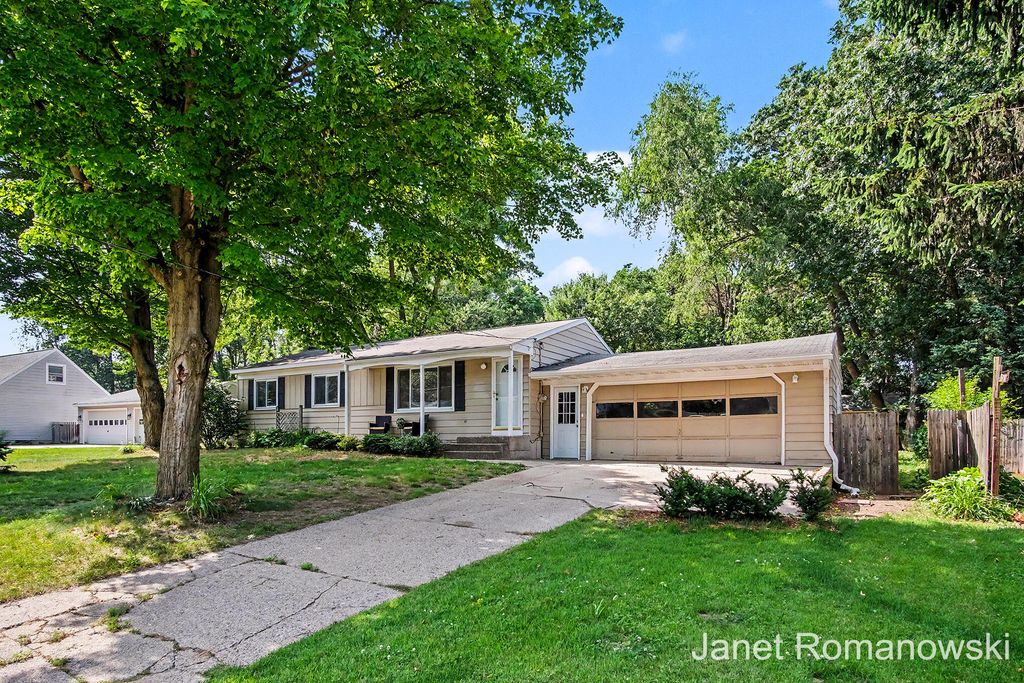 11141 Woodbushe Drive Se, Lowell charter township