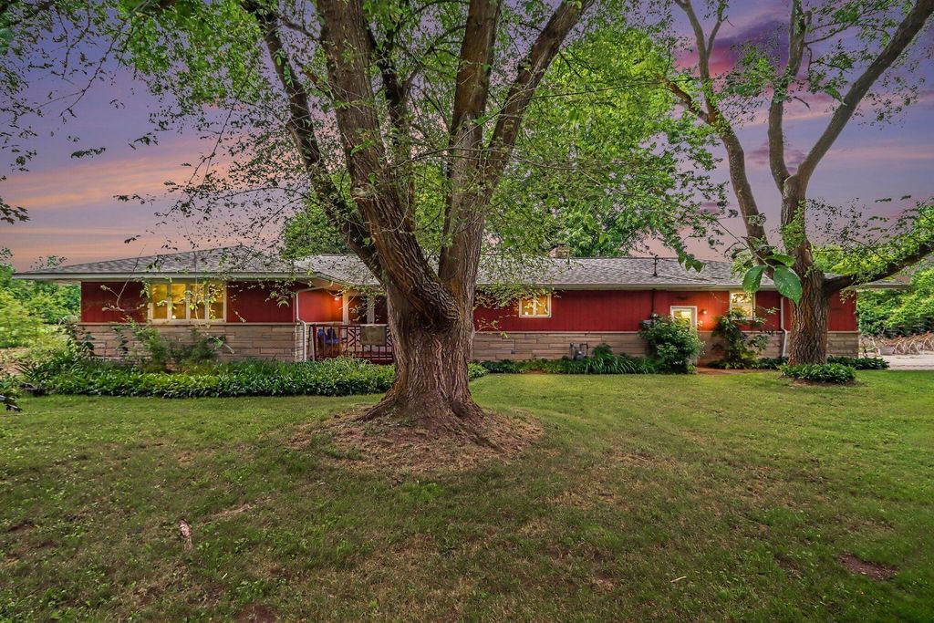 12090 M 40, Bloomingdale township