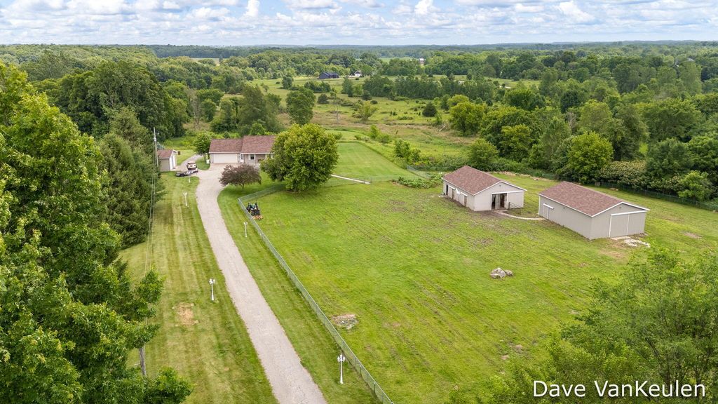 4494 Barber Road, Carlton township